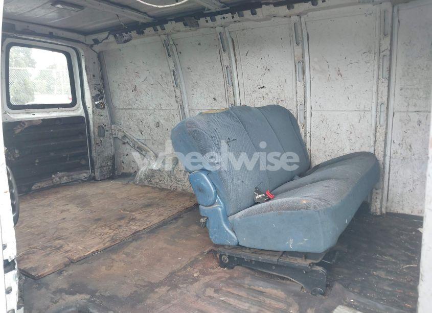 Photo 8 of 2003 Chevrolet Express (VIN 1GCHG35U031127244)