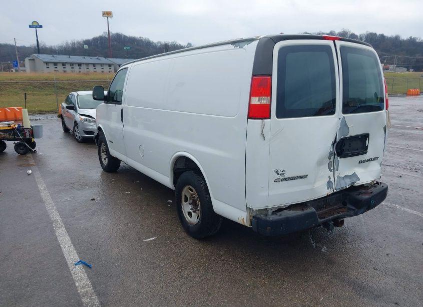 Photo 3 of 2006 Chevrolet Express WORK VAN (VIN 1GCHG35U261248698)