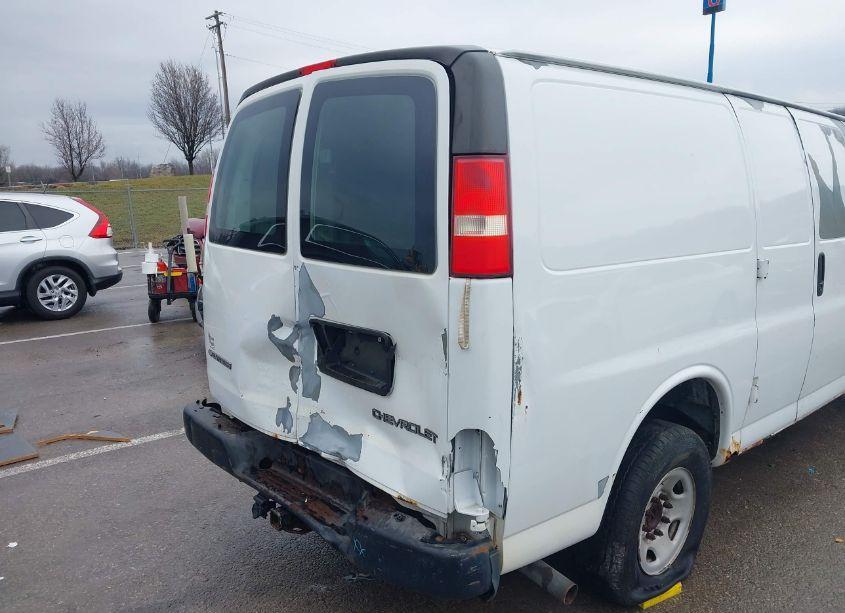 Photo 6 of 2006 Chevrolet Express WORK VAN (VIN 1GCHG35U261248698)