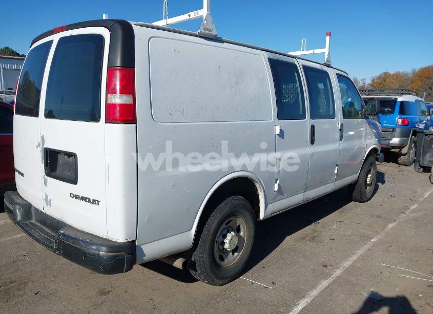Photo 4 of 2006 Chevrolet Express WORK VAN (VIN 1GCHG35U561152516)