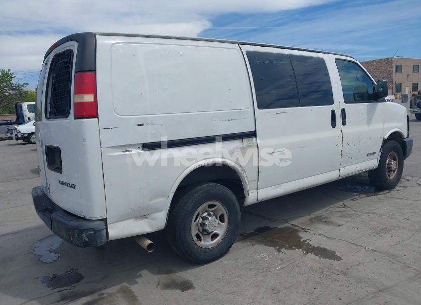 Photo 4 of 2005 Chevrolet Express (VIN 1GCHG35U651127686)