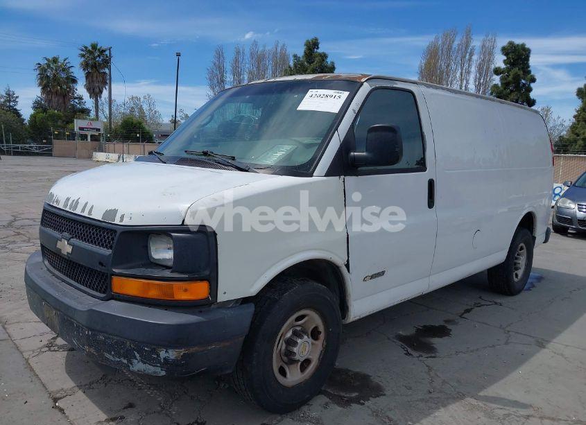 Photo 6 of 2005 Chevrolet Express (VIN 1GCHG35U651127686)