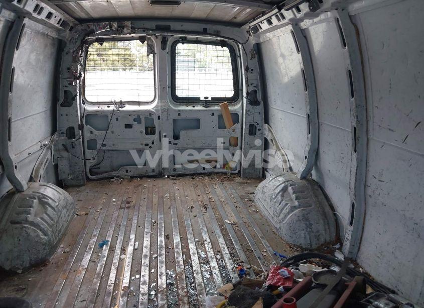 Photo 8 of 2005 Chevrolet Express (VIN 1GCHG35U651127686)