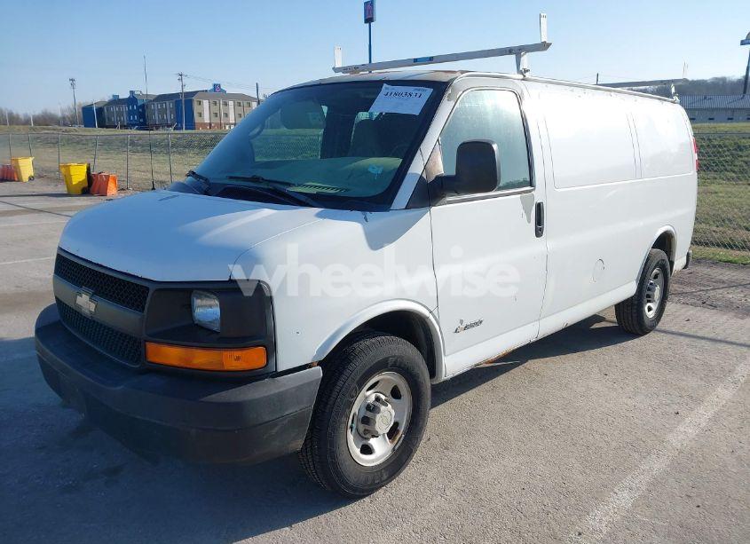 Photo 2 of 2005 Chevrolet Express (VIN 1GCHG35U651234446)