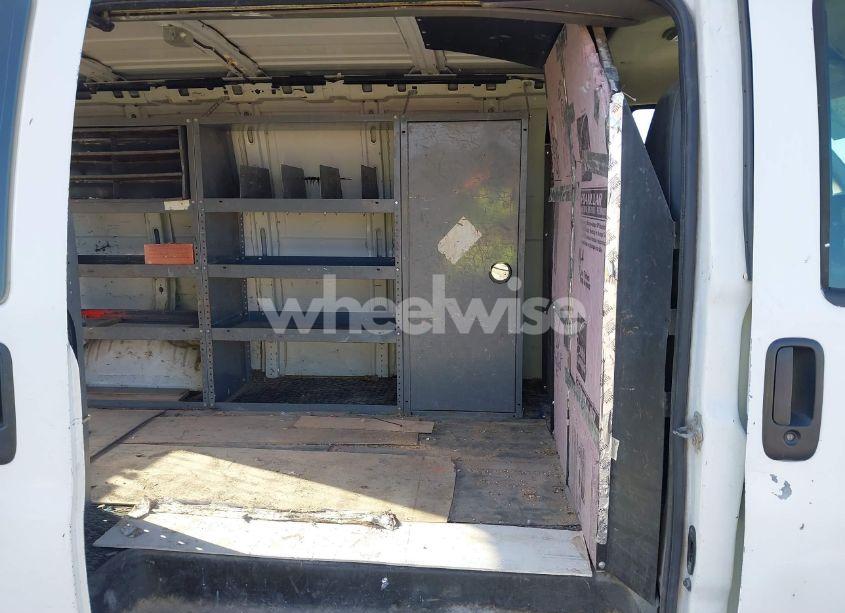 Photo 8 of 2005 Chevrolet Express (VIN 1GCHG35U651234446)