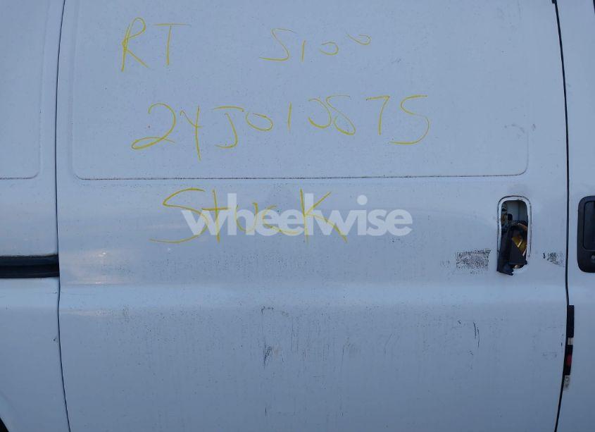 Photo 8 of 2003 Chevrolet Express (VIN 1GCHG35UX31233944)
