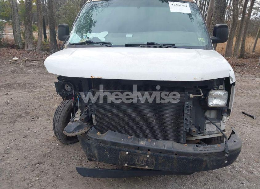 Photo 6 of 2006 Chevrolet Express WORK VAN (VIN 1GCHG35UX61203475)