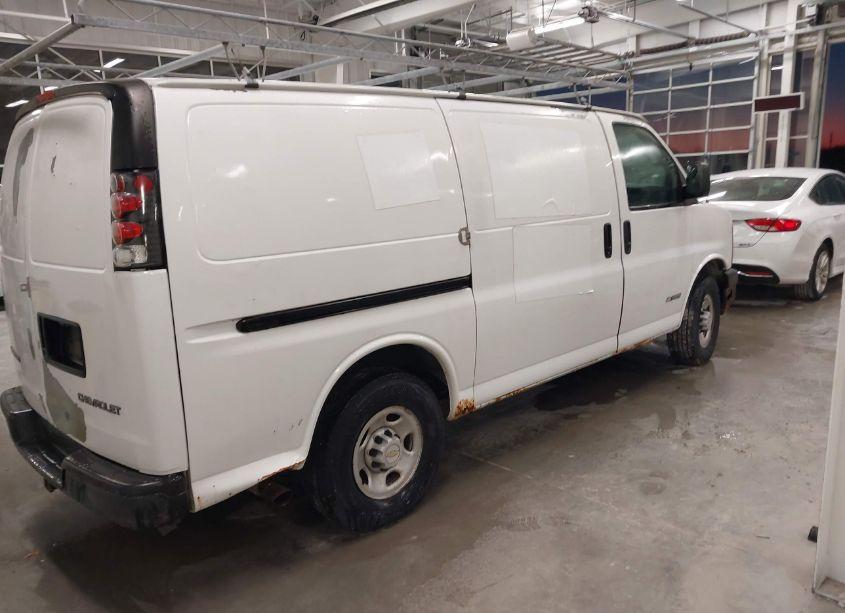 Photo 4 of 2005 Chevrolet Express (VIN 1GCHG35V151206918)