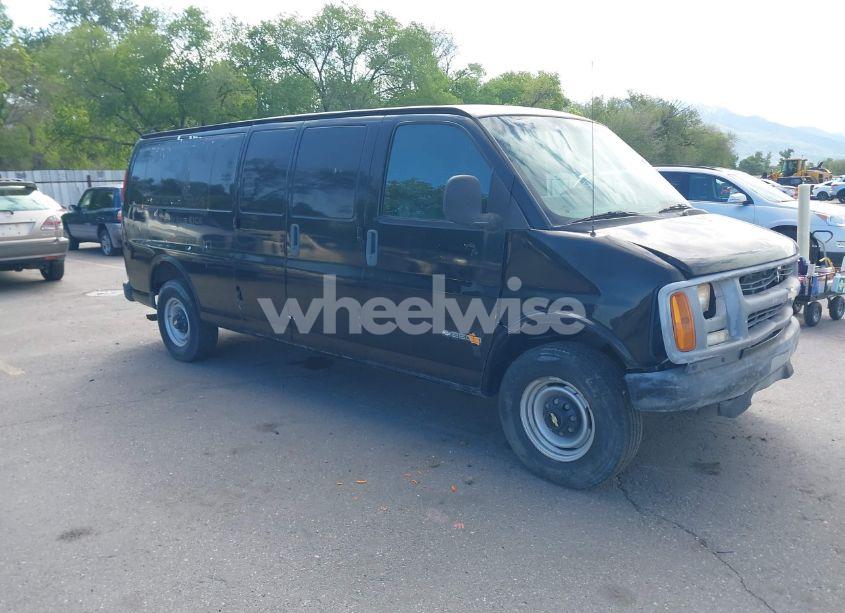 2002 Chevrolet Express (VIN 1GCHG39R321205567) main photo