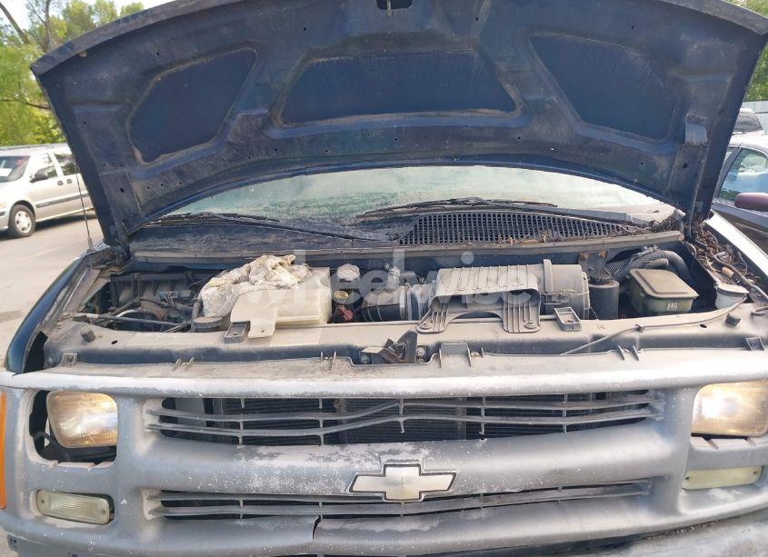 Photo 10 of 2002 Chevrolet Express (VIN 1GCHG39R321205567)