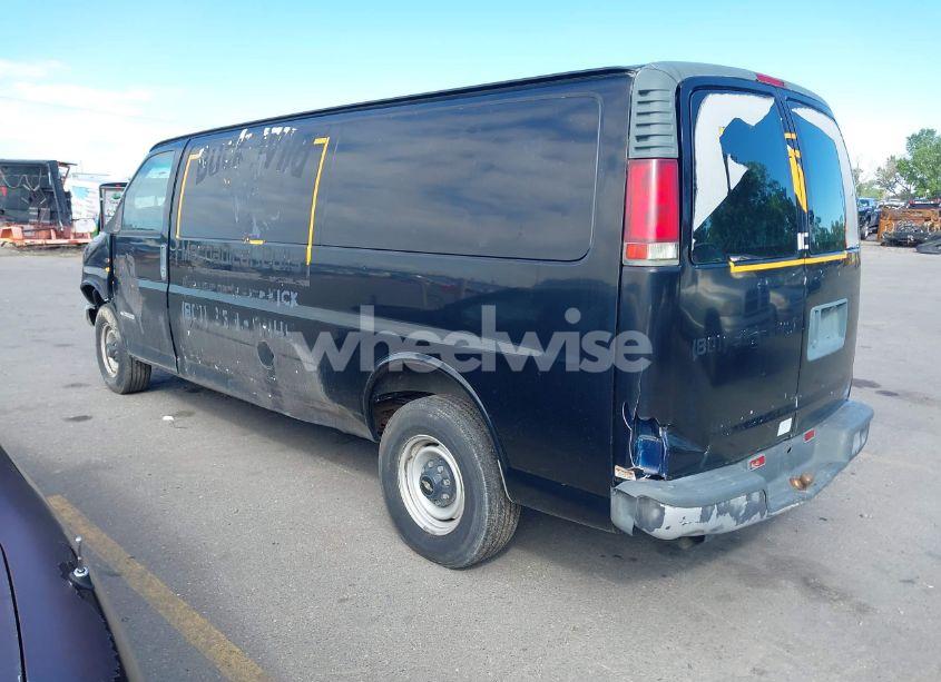 Photo 3 of 2002 Chevrolet Express (VIN 1GCHG39R321205567)
