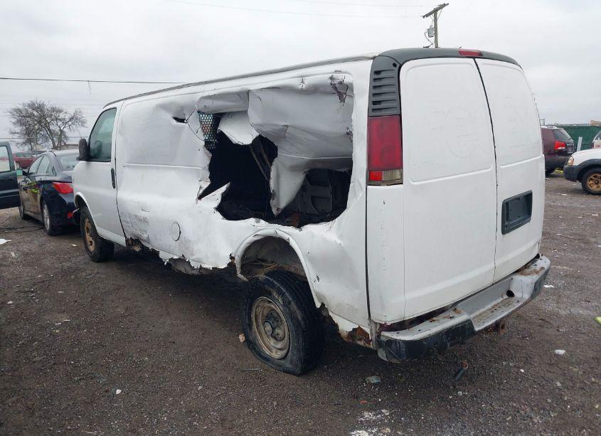 Photo 3 of 2001 Chevrolet Express (VIN 1GCHG39R811196850)