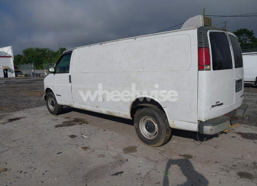 Photo 3 of 2001 Chevrolet Express (VIN 1GCHG39RX11108817)