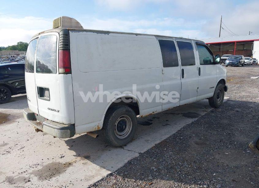 Photo 4 of 2001 Chevrolet Express (VIN 1GCHG39RX11108817)