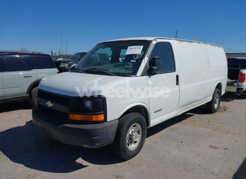 Photo 2 of 2003 Chevrolet Express (VIN 1GCHG39U031134897)