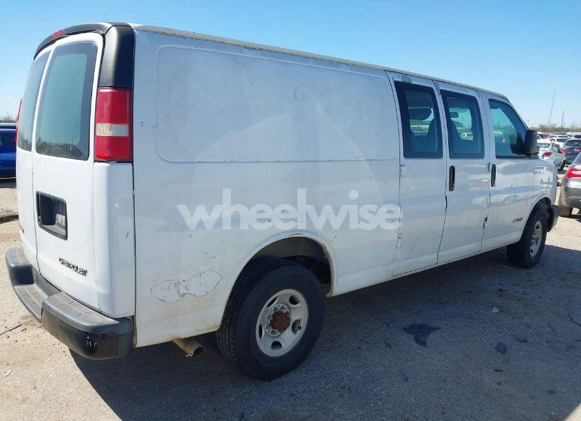 Photo 4 of 2003 Chevrolet Express (VIN 1GCHG39U031134897)