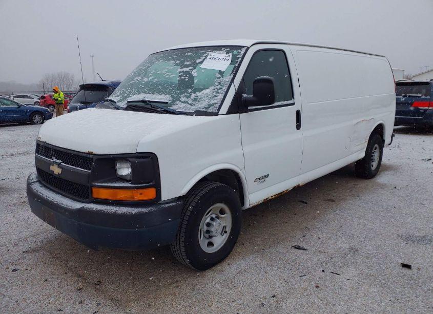 Photo 2 of 2006 Chevrolet Express WORK VAN (VIN 1GCHG39U861166114)