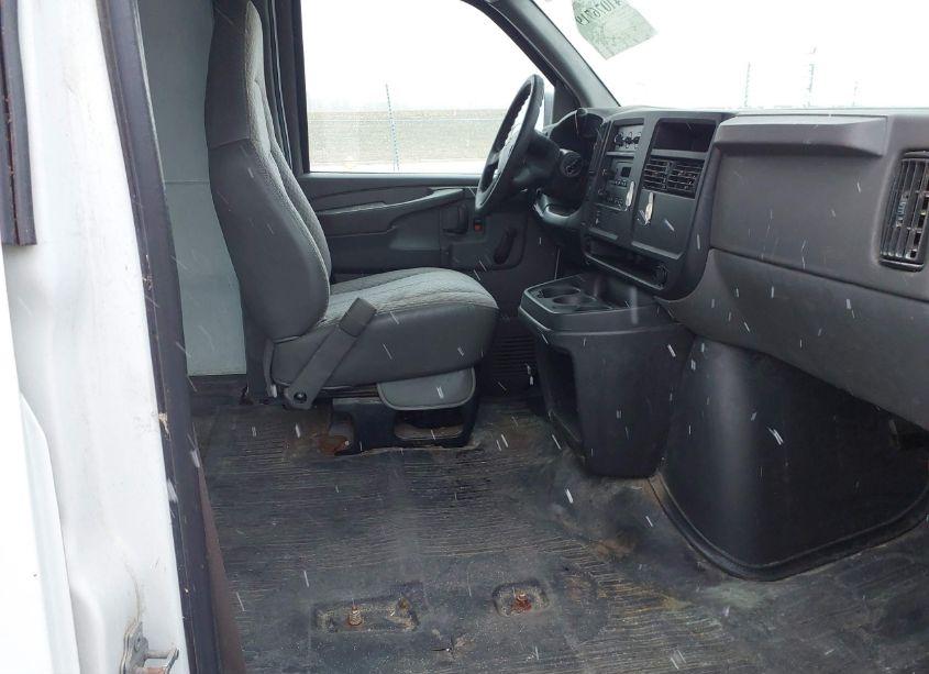 Photo 5 of 2006 Chevrolet Express WORK VAN (VIN 1GCHG39U861166114)