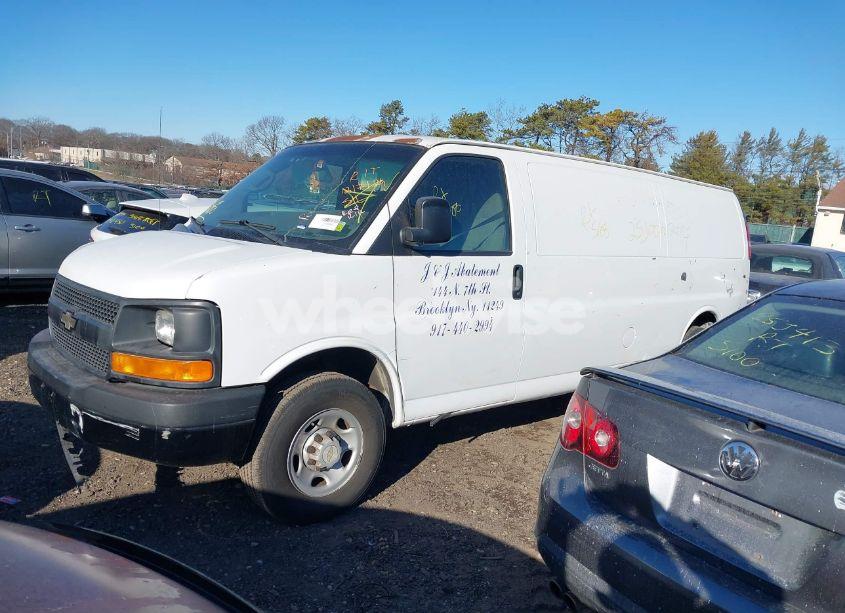 Photo 2 of 2007 Chevrolet Express WORK VAN (VIN 1GCHG39UX71131561)