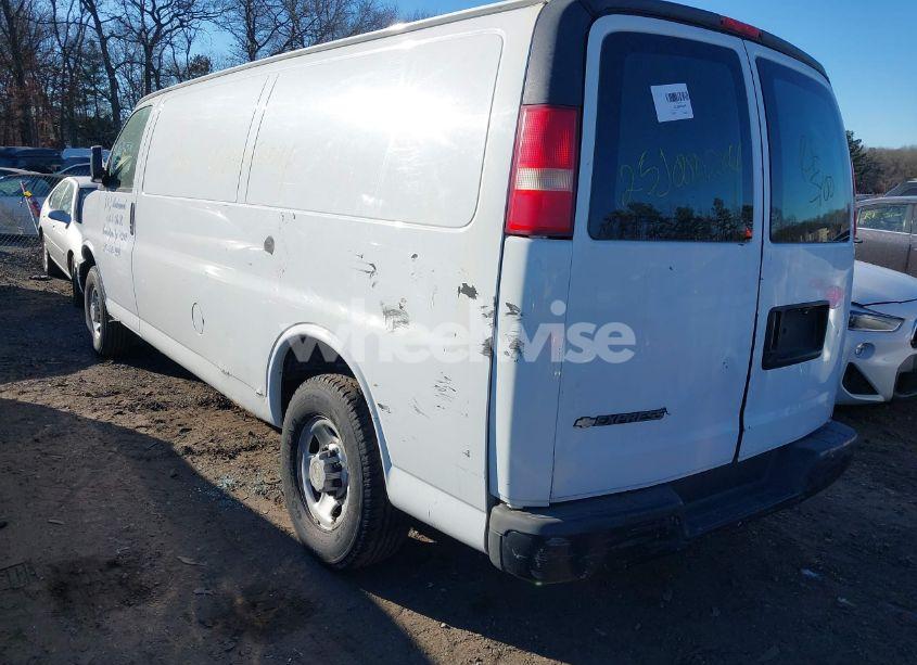 Photo 3 of 2007 Chevrolet Express WORK VAN (VIN 1GCHG39UX71131561)