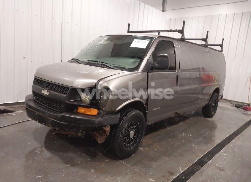 Photo 2 of 2006 Chevrolet Express WORK VAN (VIN 1GCHG39V961238348)