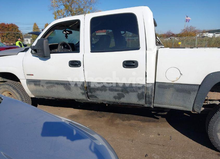 Photo 15 of 2003 Chevrolet Silverado 2500HD LT (VIN 1GCHK23103F192213)