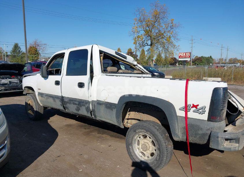 Photo 3 of 2003 Chevrolet Silverado 2500HD LT (VIN 1GCHK23103F192213)
