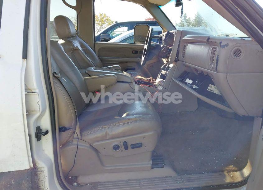 Photo 5 of 2003 Chevrolet Silverado 2500HD LT (VIN 1GCHK23103F192213)