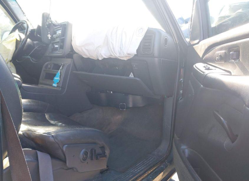 Photo 5 of 2004 Chevrolet Silverado 2500HD LT (VIN 1GCHK23114F129719)