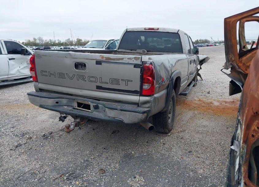 Photo 4 of 2003 Chevrolet Silverado 2500HD (VIN 1GCHK23123F116993)