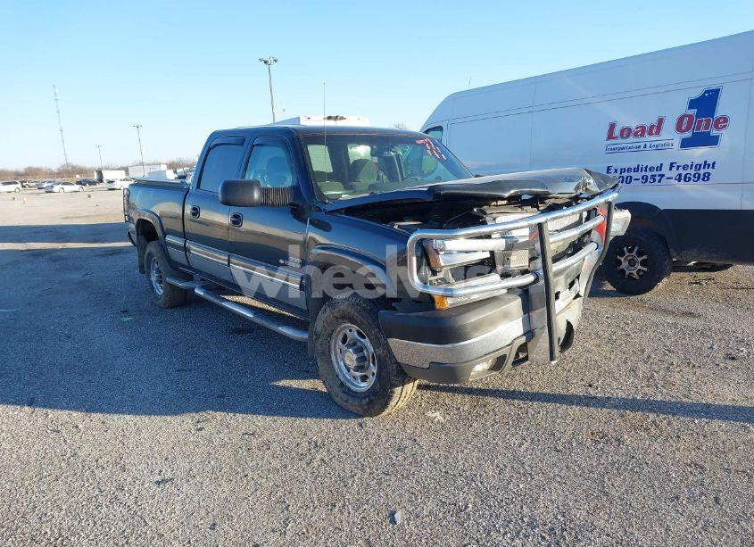 2004 Chevrolet Silverado 2500HD LS (VIN 1GCHK23124F102495) main photo