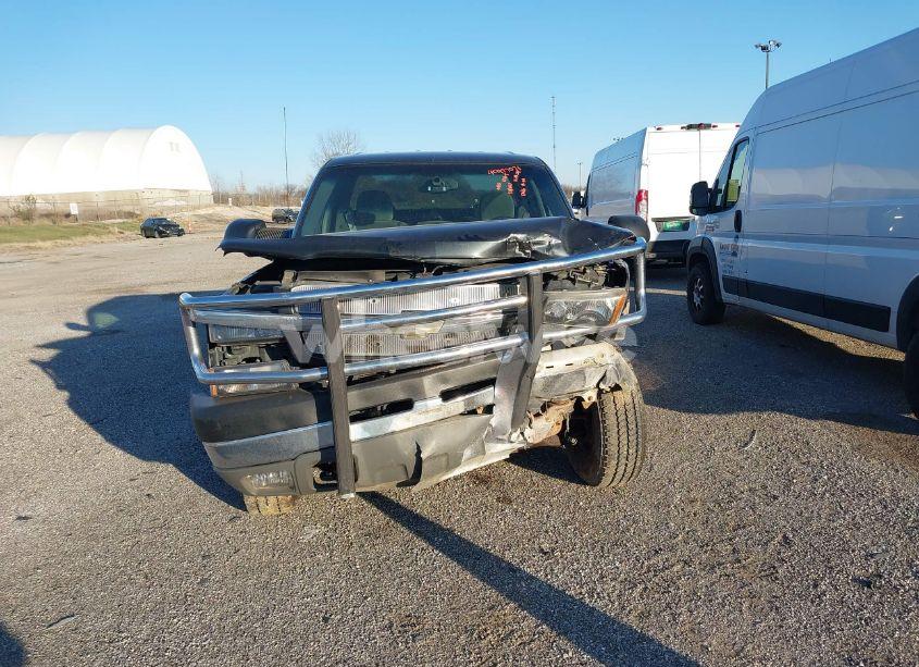Photo 12 of 2004 Chevrolet Silverado 2500HD LS (VIN 1GCHK23124F102495)