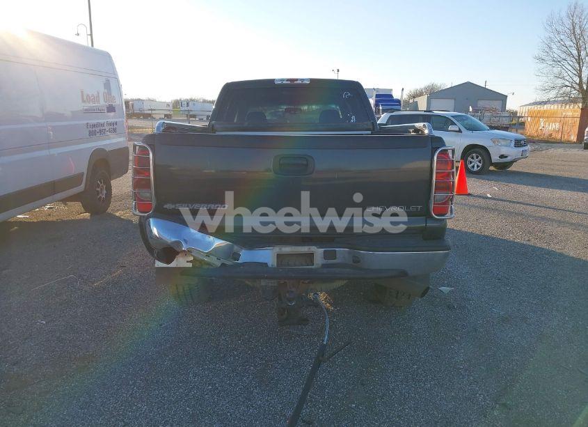 Photo 16 of 2004 Chevrolet Silverado 2500HD LS (VIN 1GCHK23124F102495)