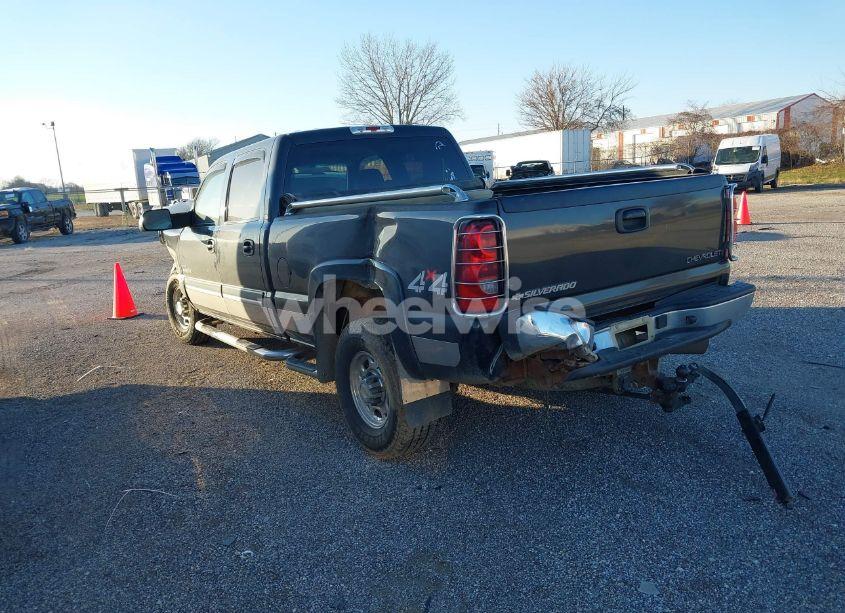 Photo 3 of 2004 Chevrolet Silverado 2500HD LS (VIN 1GCHK23124F102495)