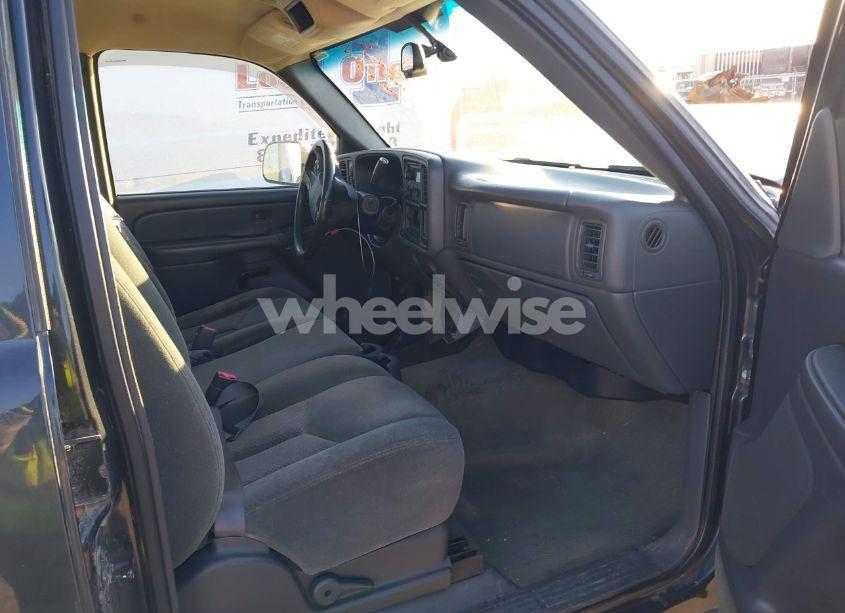 Photo 5 of 2004 Chevrolet Silverado 2500HD LS (VIN 1GCHK23124F102495)