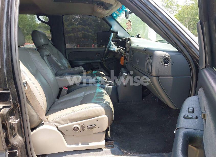 Photo 5 of 2002 Chevrolet Silverado 2500HD LS (VIN 1GCHK23132F191829)