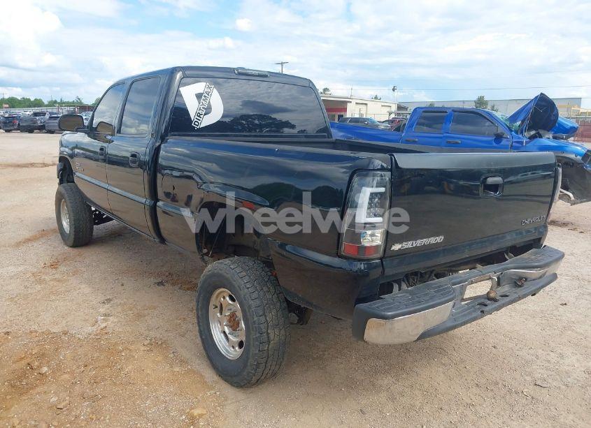 Photo 3 of 2003 Chevrolet Silverado 2500HD LT (VIN 1GCHK23133F158721)