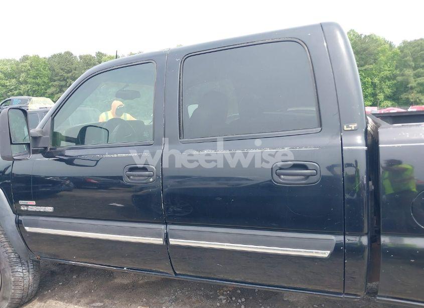 Photo 14 of 2003 Chevrolet Silverado 2500HD LT (VIN 1GCHK23133F207402)