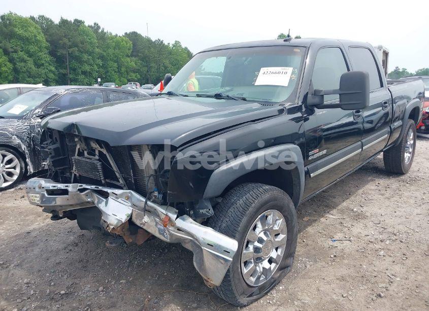 Photo 2 of 2003 Chevrolet Silverado 2500HD LT (VIN 1GCHK23133F207402)