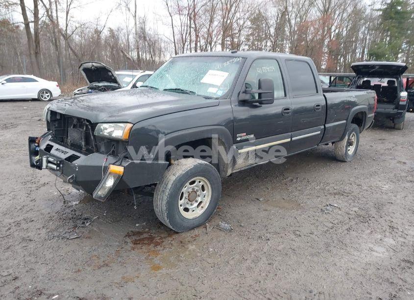 Photo 2 of 2003 Chevrolet Silverado 2500HD LT (VIN 1GCHK23143F129826)