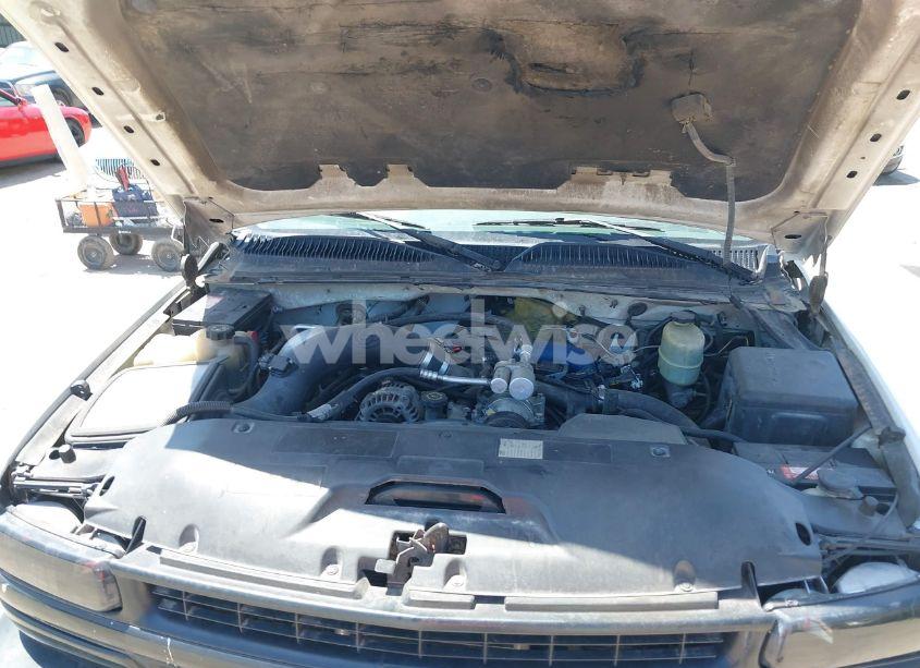 Photo 10 of 2002 Chevrolet Silverado 2500HD LS (VIN 1GCHK23152F158881)