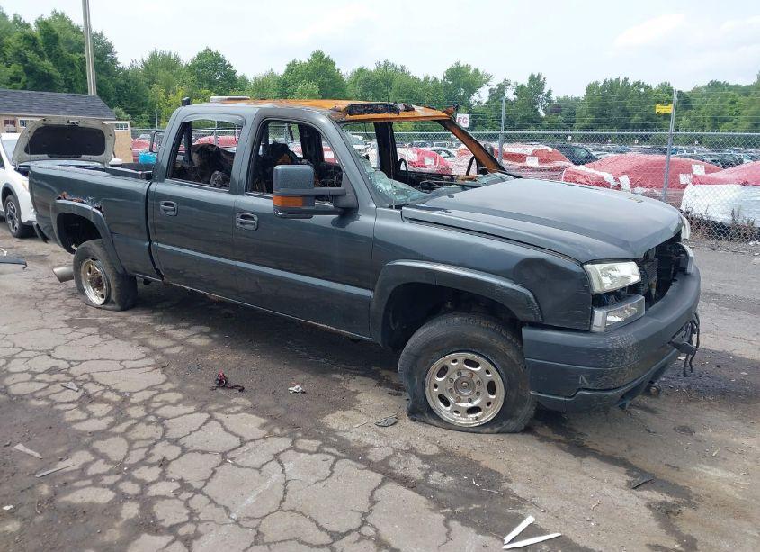 2003 Chevrolet Silverado 2500HD LS (VIN 1GCHK23153F115949) main photo