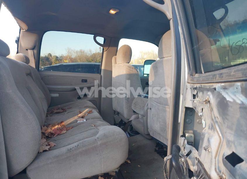 Photo 8 of 2002 Chevrolet Silverado 2500HD LS (VIN 1GCHK23172F203688)