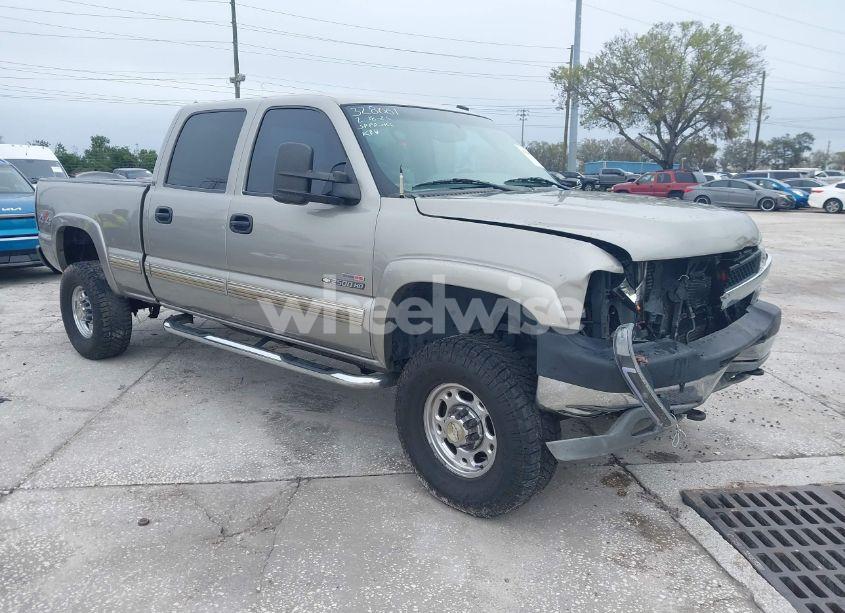 2002 Chevrolet Silverado 2500HD LT (VIN 1GCHK23172F214433) main photo