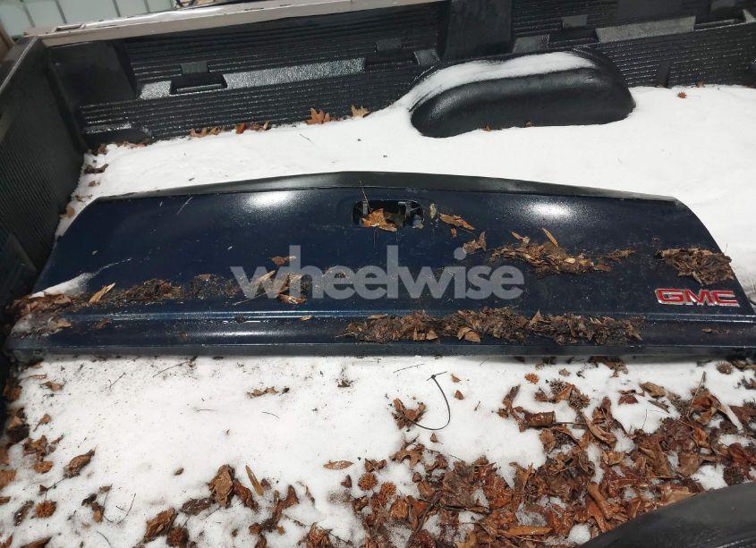 Photo 12 of 2004 Chevrolet Silverado 2500HD LT (VIN 1GCHK23174F168833)