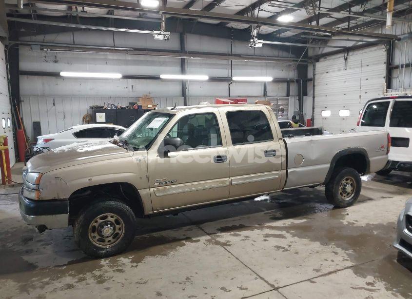 Photo 15 of 2004 Chevrolet Silverado 2500HD LT (VIN 1GCHK23174F168833)