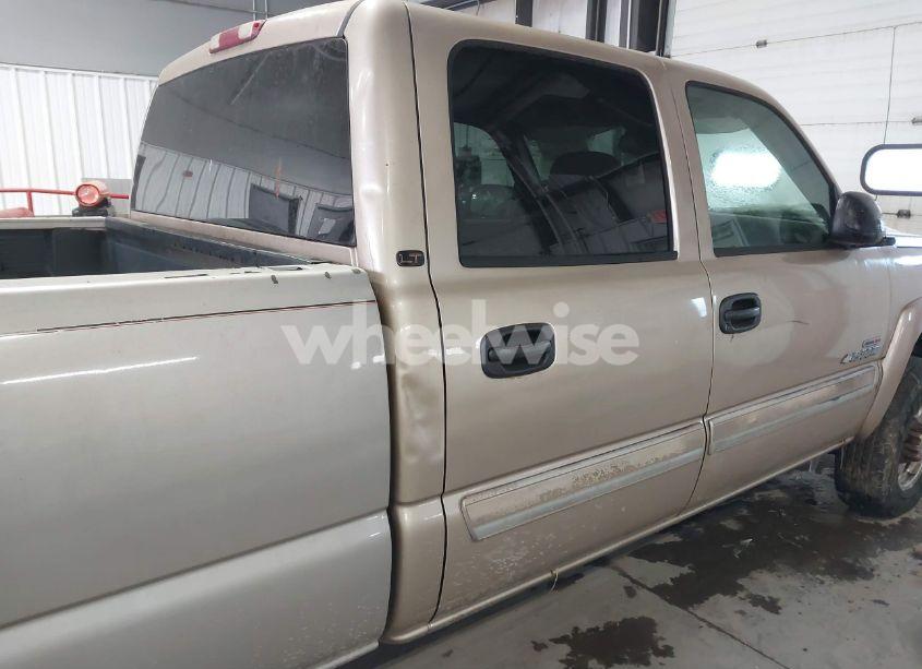 Photo 21 of 2004 Chevrolet Silverado 2500HD LT (VIN 1GCHK23174F168833)