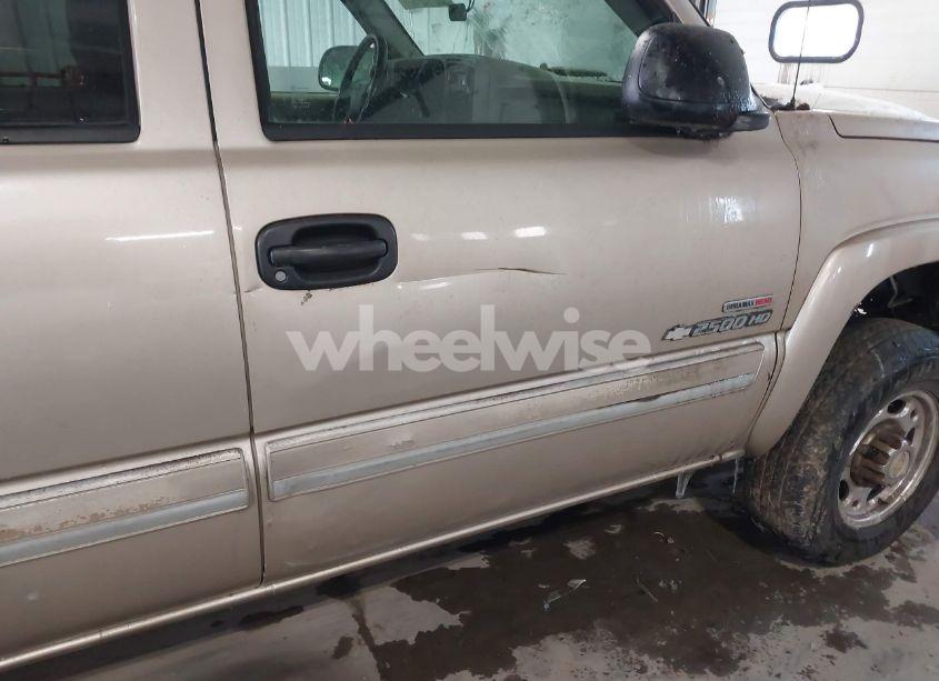 Photo 22 of 2004 Chevrolet Silverado 2500HD LT (VIN 1GCHK23174F168833)