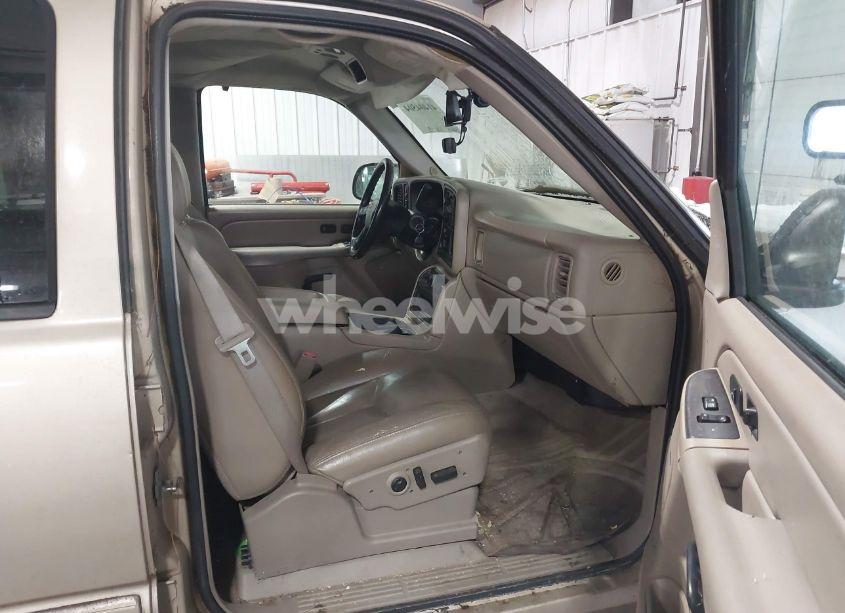 Photo 5 of 2004 Chevrolet Silverado 2500HD LT (VIN 1GCHK23174F168833)