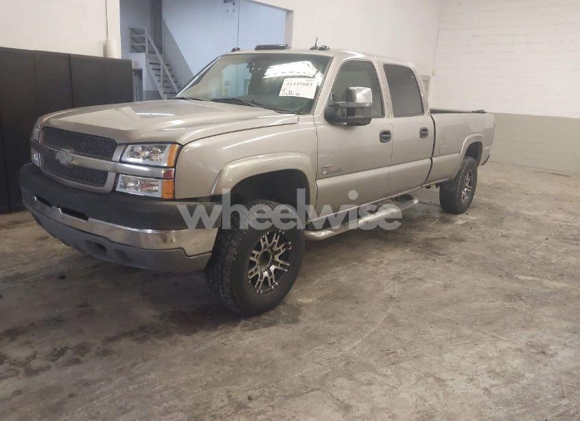 Photo 2 of 2003 Chevrolet Silverado 2500HD LS (VIN 1GCHK23193F121110)